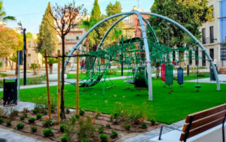 La Plaza de Las Malvas de Villena se abre al público como refugio climático y espacio cultural