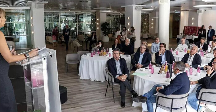 Abala participa en el Foro Inmobiliario ‘Más que una vivienda’ sobre el futuro residencial de la Costa Blanca